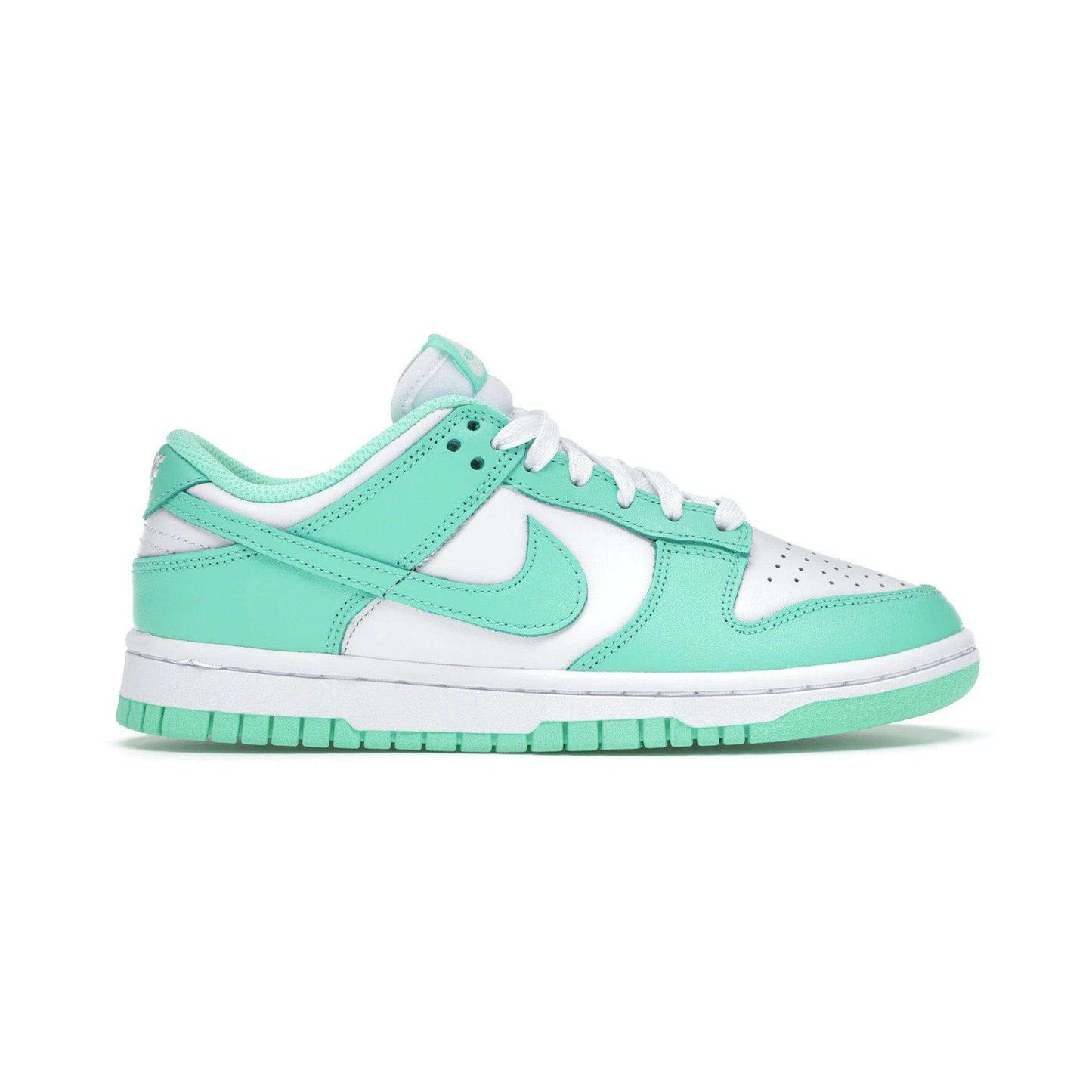 Nike Dunk Low Green Glow (W)